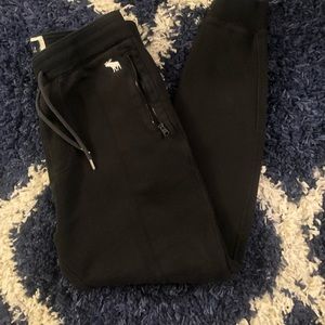 Men’s joggers. Size small.